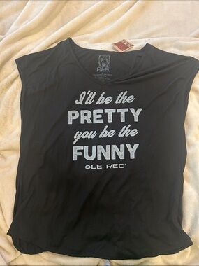 Ole Red Blake Shelton bar  Graphic Tee - "I'll Be the Pretty"